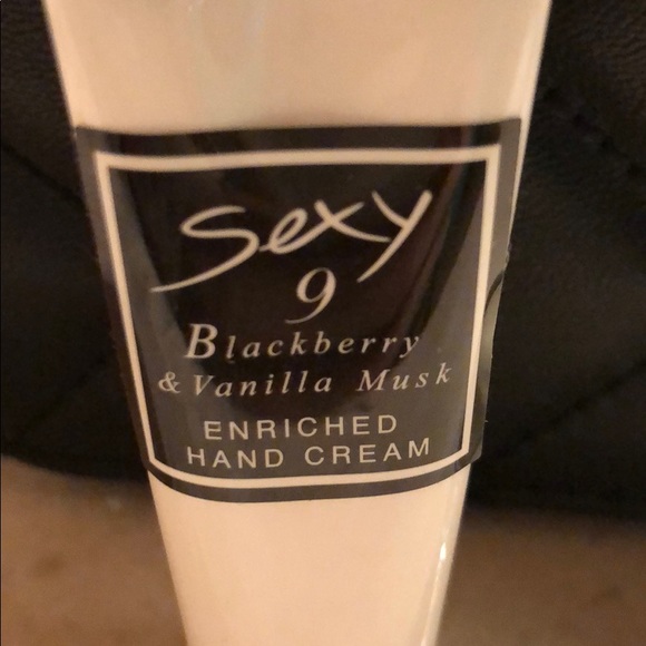 Trish McEvoy Perfume - Picture 3 of 4